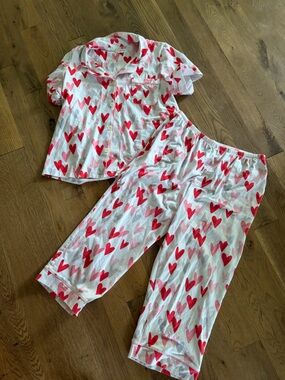 BedHead love is all you need short sleeve cropped Heart Print Pajama Set